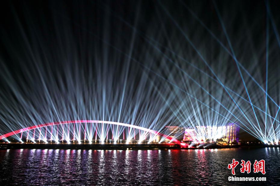 臺(tái)北故宮博物院の南部院區(qū)でライトアップショー　臺(tái)灣地區(qū)