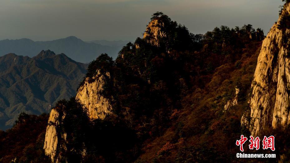 老君山に広がる絵畫のような秋景色　河南省