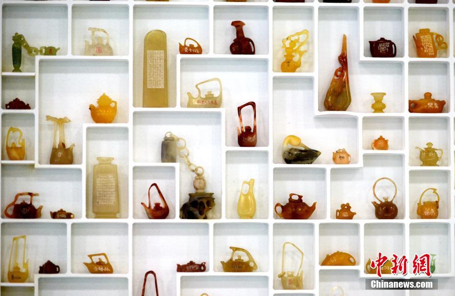 極小彫刻に宿る匠の技　福建省明渓の「微彫」