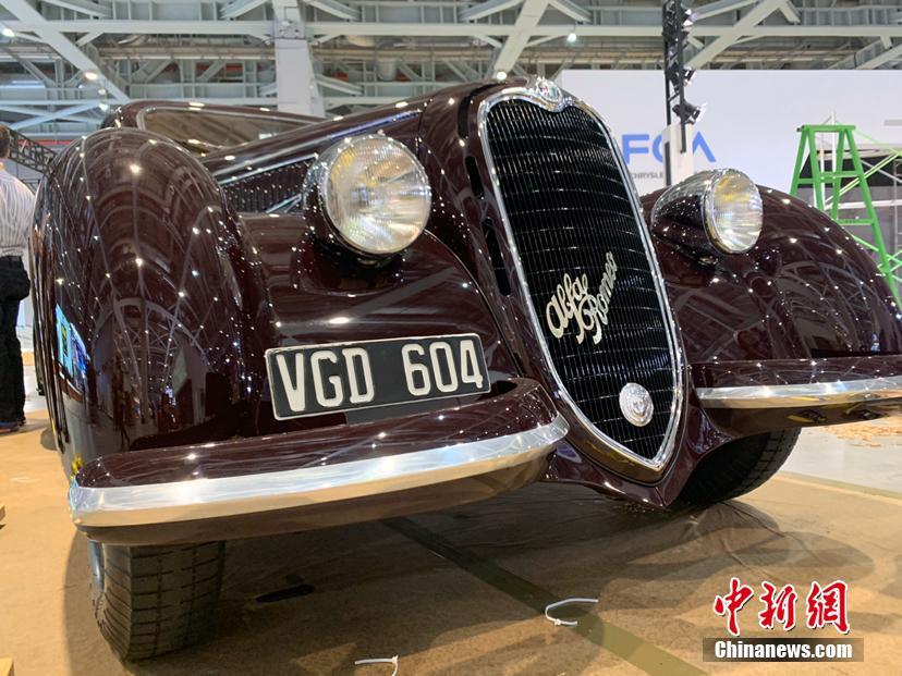 クラシックカーが輸入博覧會(huì)に初お目見え　上海