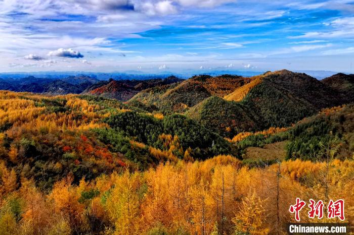 美しさに酔いしれる曽家山の秋　四川省広元市