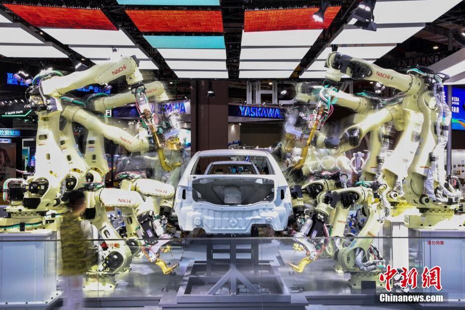 第2回輸入博が開幕　注目集めるゴミ分別ロボット