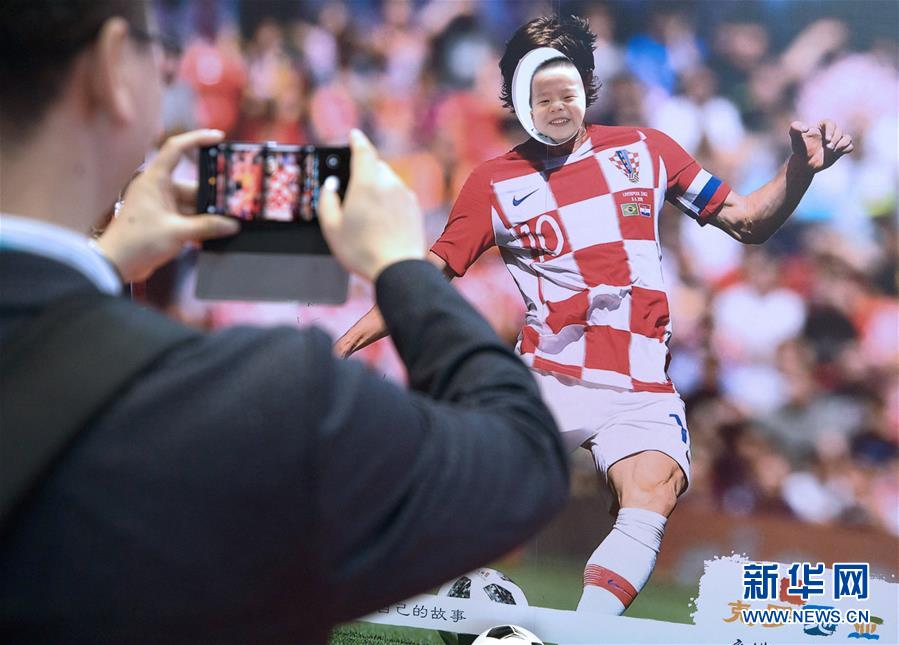 輸入博會場はあちらでもこちらでも記念撮影