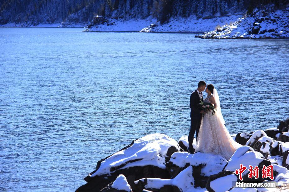 新疆?天山天池の雪景色