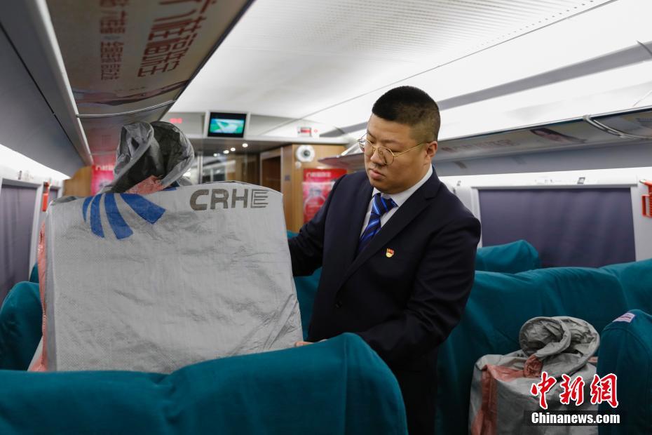 「ダブル11」の配送荷物が高速鉄道列車の「乗客」に！