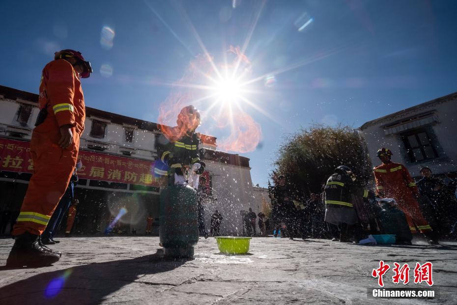 ポタラ宮で「消防レクリエーション運動會」　西蔵自治區(qū)