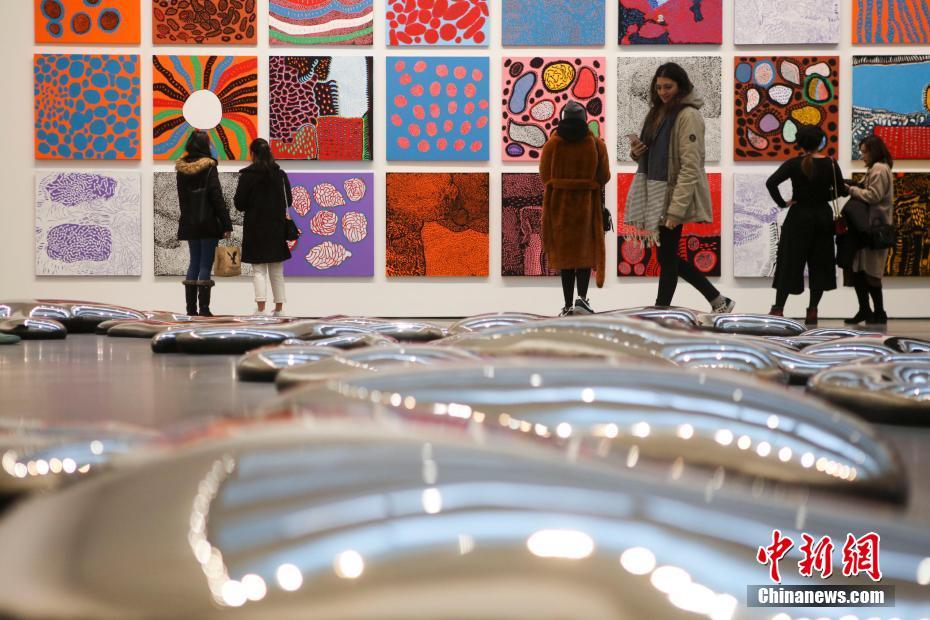 「愛(ài)のために祈る」草間彌生が米ニューヨークで個(gè)展