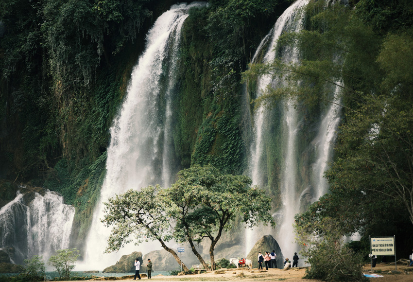 中越國境を跨ぐ滝が「一帯一路」観光協(xié)力の模範(fàn)プロジェクトに　広西