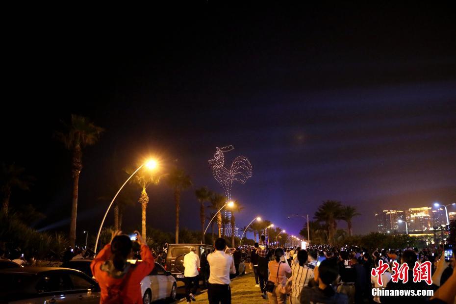 ドローン1200機(jī)によるパフォーマンスで迎える中國金鶏百花映畫祭　福建省