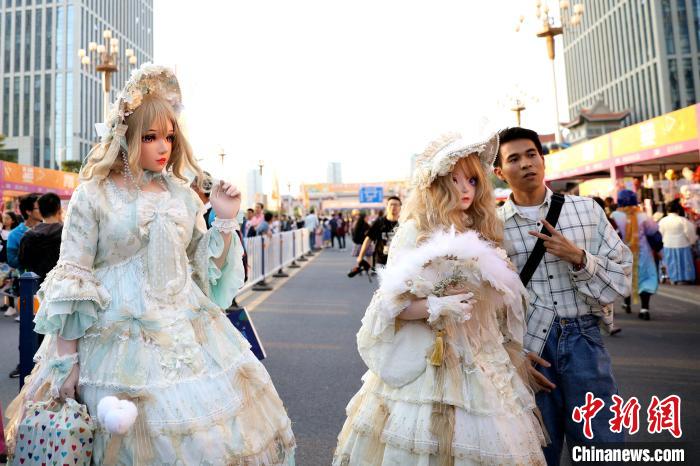 「二次元」ワールド全開！廈門國(guó)際アニメマンガフェスティバル