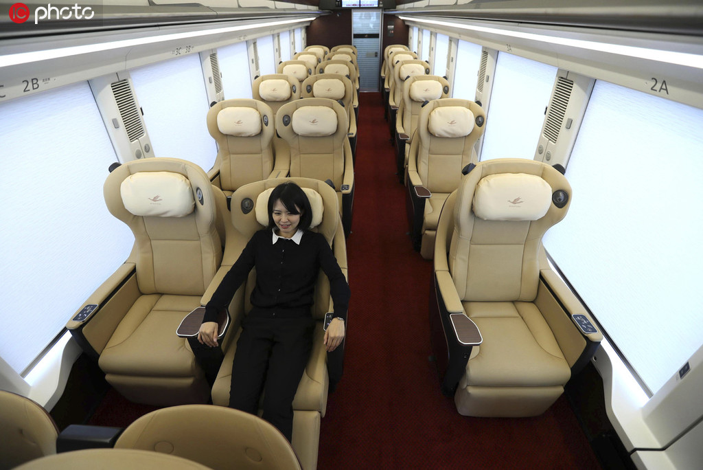 新型名阪特急列車「ひのとり」の車內(nèi)（寫真著作権は東方ICが所有のため転載禁止）。