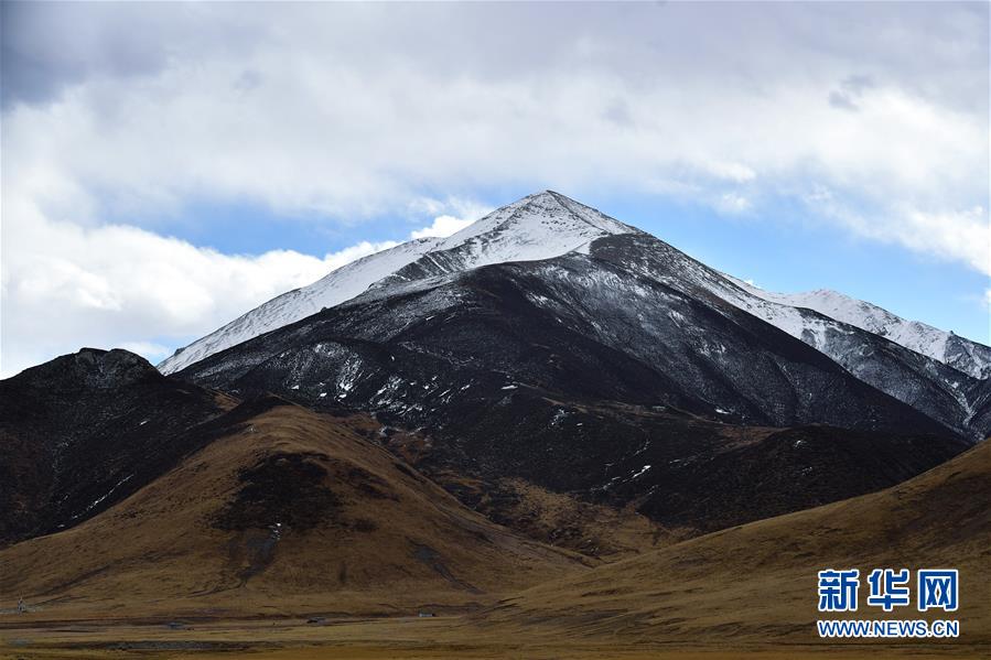 壯大で美しい冬の高原の絶景　青海省玉樹