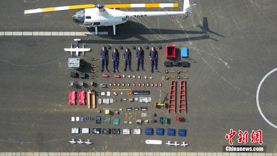 四川西南航空職業(yè)學(xué)院の學(xué)生たちが行った「テトリスチャレンジ」の寫真（提供?四川西南航空職業(yè)學(xué)院）。 