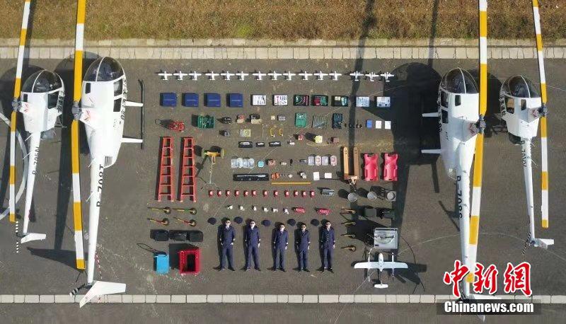 中身全部出す！空の乗り物で「テトリスチャレンジ」　四川省