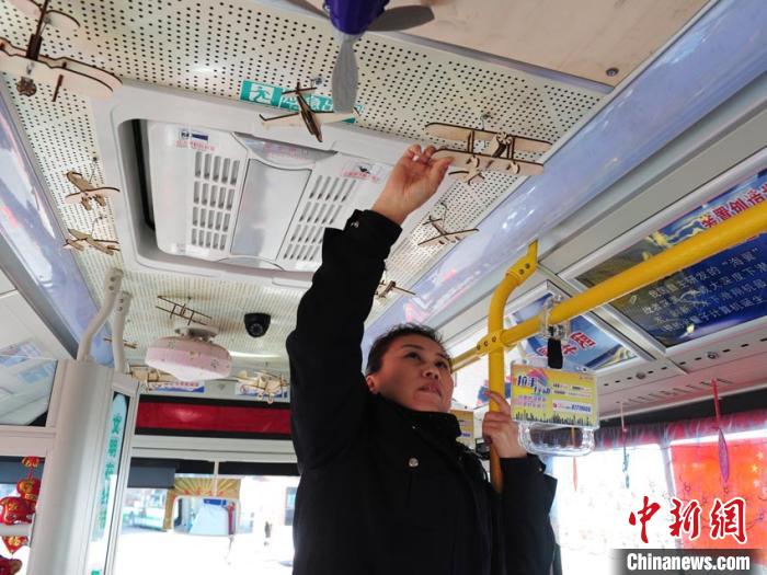 天井に飛行機模型？科學(xué)知識も學(xué)べる路線バス　吉林省