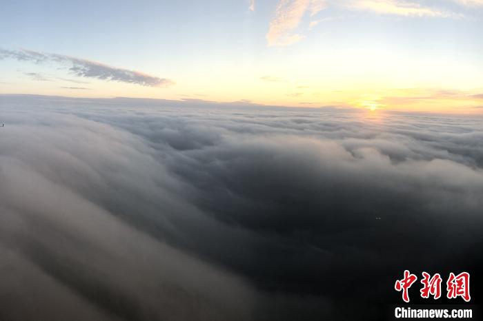 流れ落ちる滝のように美しい「滝雲(yún)」が圧巻！　福建省徳化九仙山