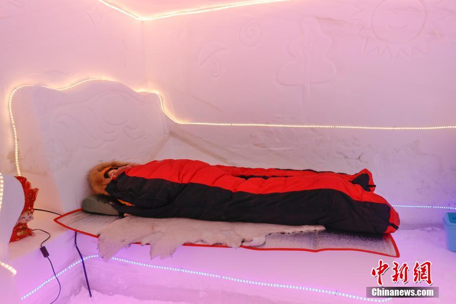 「氷雪旅館」がオープン、氷のベッドで「極寒睡眠」體験　黒竜江省