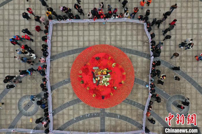 カニ1萬(wàn)匹を無(wú)料で配る大盤振る舞い！　江西省進(jìn)賢県