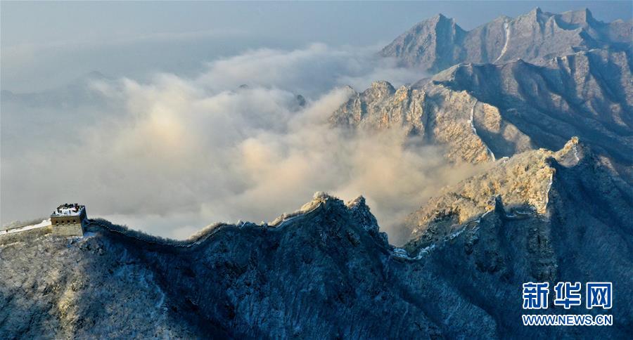 長城の雪景色、絵に描いたような美しさ　北京