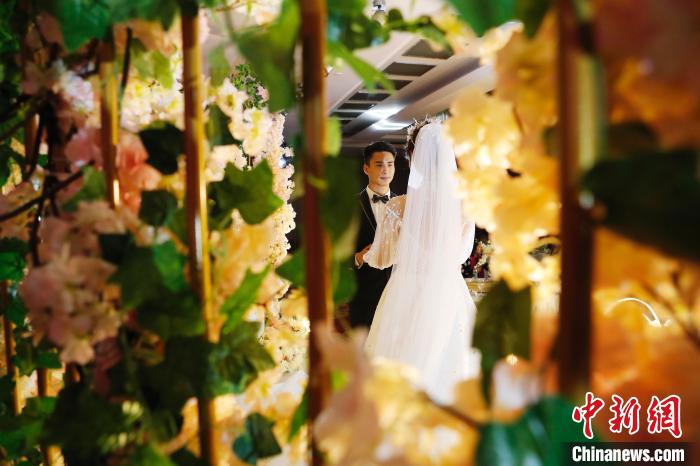 上海のホテルで沒(méi)入型ブライダルショー