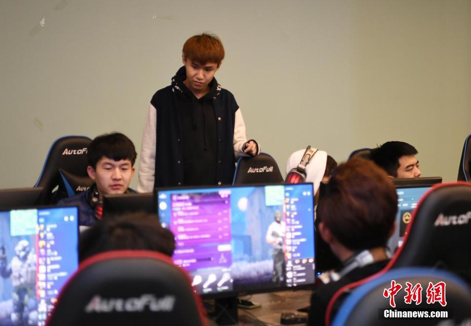 學生たちが授業(yè)でゲーム！長春のeスポーツ學科を訪ねて　吉林省