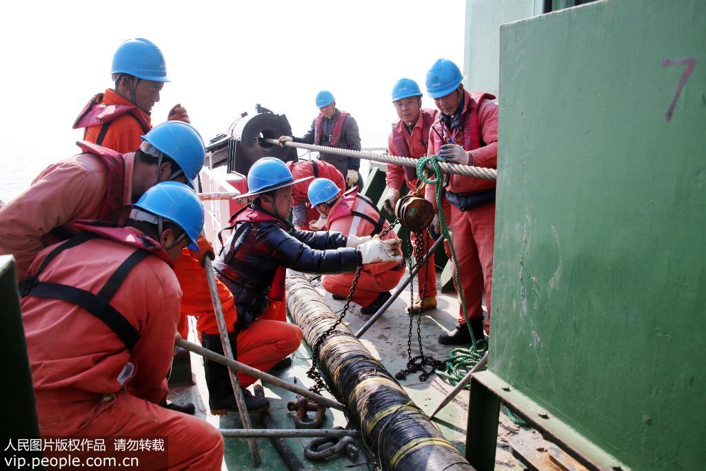 岱山4號洋上風(fēng)力発電所、220kV海底ケーブルが敷設(shè)完了