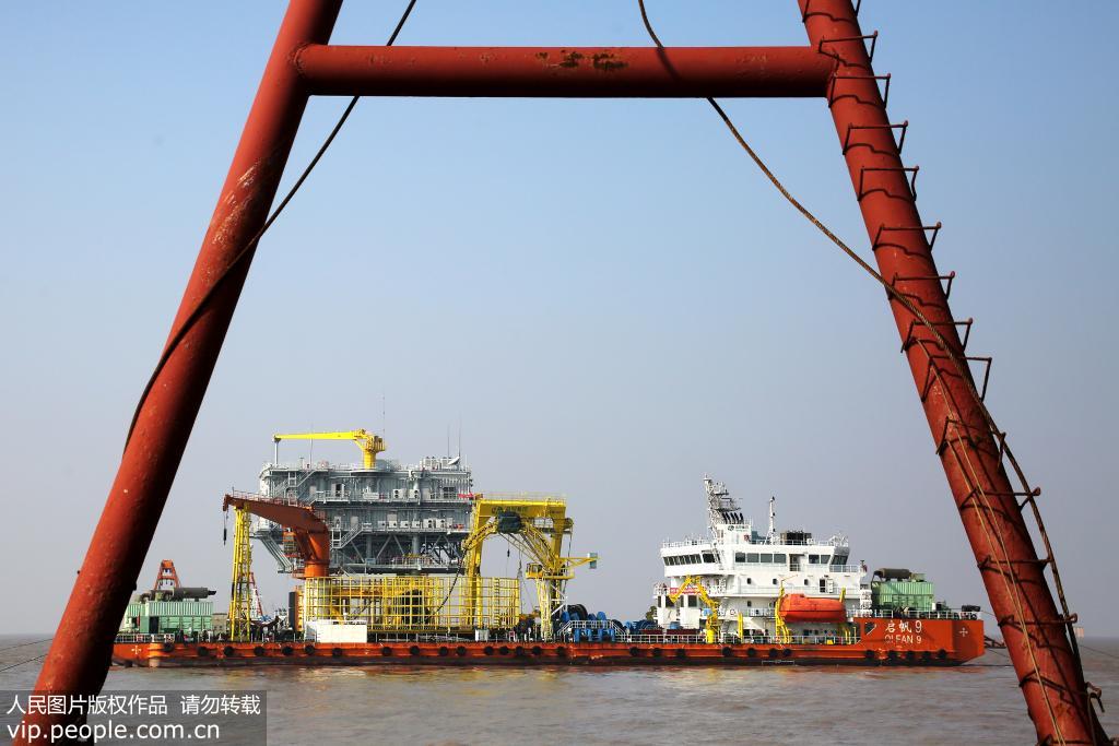 岱山4號(hào)洋上風(fēng)力発電所、220kV海底ケーブルが敷設(shè)完了