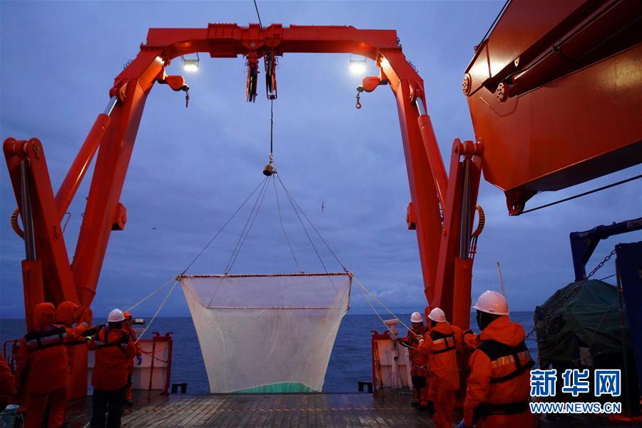 中國南極科學(xué)観測隊、南極の海域で総合科學(xué)観測を展開