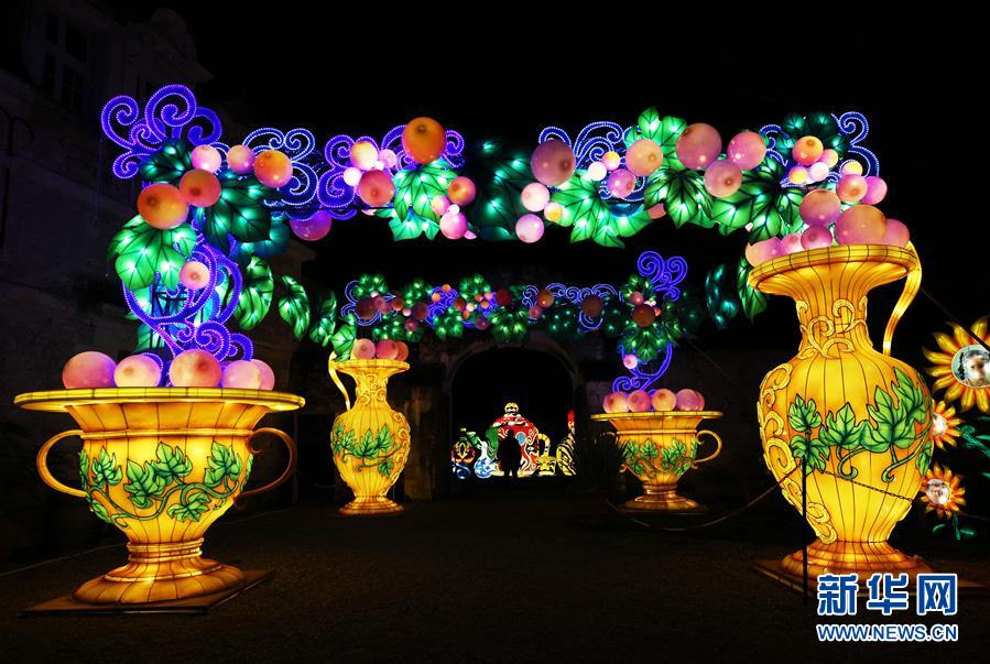 仏セレ?シュル?シャーを照らす中國のランタン