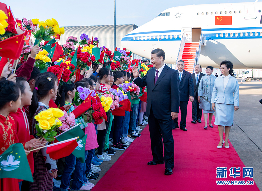 習近平國家主席がマカオ地區(qū)に到著