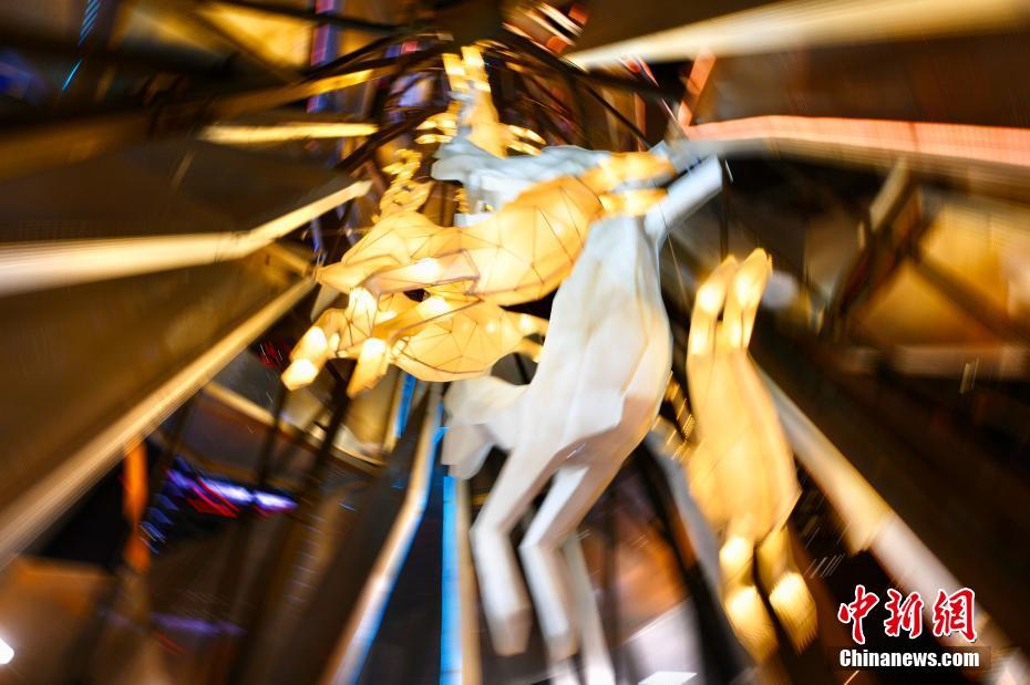 高さ18メートルのアーティスティックなクリスマスツリー　香港地區(qū)