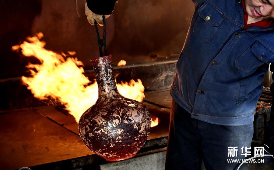 北京の伝統(tǒng)工蕓品「景泰藍(lán)」が出來(lái)るまで