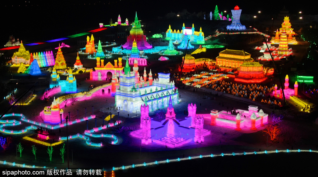 「長(zhǎng)春氷雪大世界」の會(huì)場(chǎng)內(nèi)の様子（寫真著作権は東方sipaphoto.comが所有のため転載禁止）。  