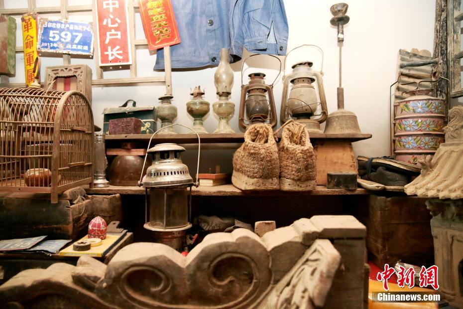 西安の男性が30年かけて収集　家の中はまるで「年代博物館」