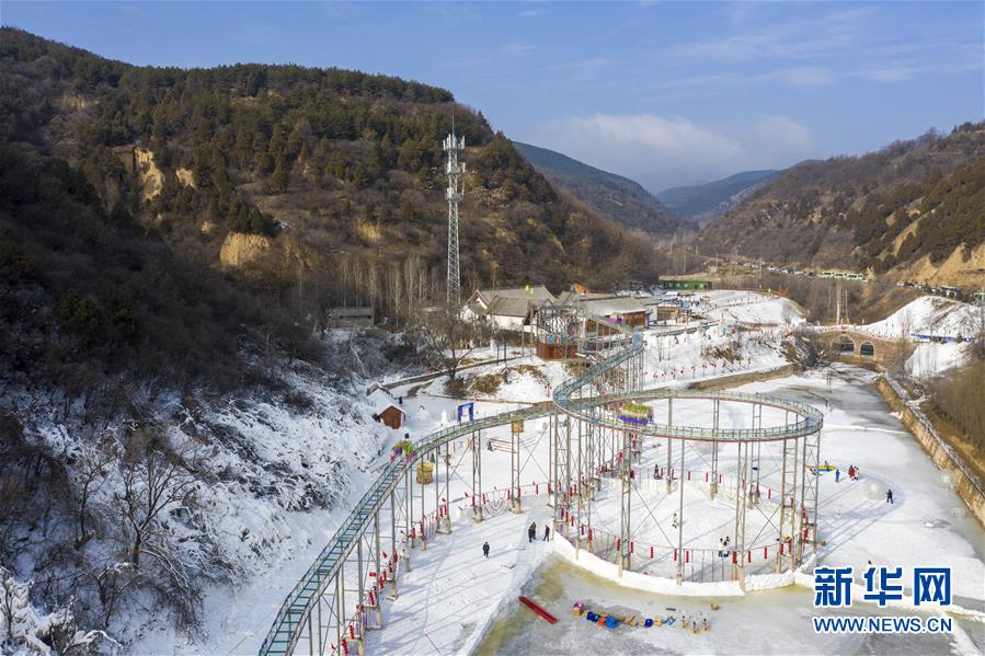 山西省の黃土高原でウィンターフェスティバルが開(kāi)催