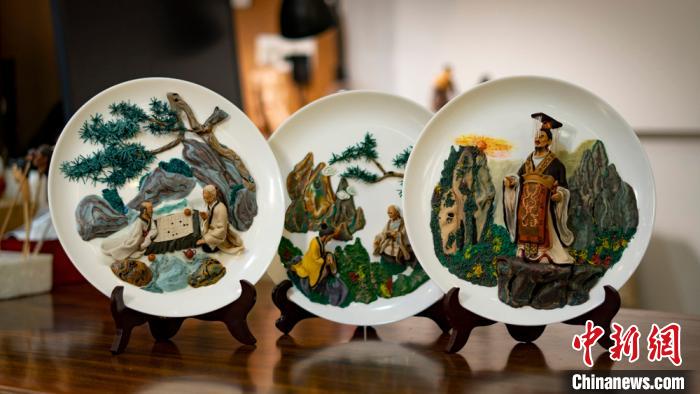 しんこ細(xì)工で関羽や敦煌の飛天を作り出す90年代生まれの職人　甘粛省