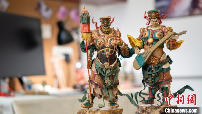 しんこ細(xì)工で関羽や敦煌の飛天を作り出す90年代生まれの職人　甘粛省