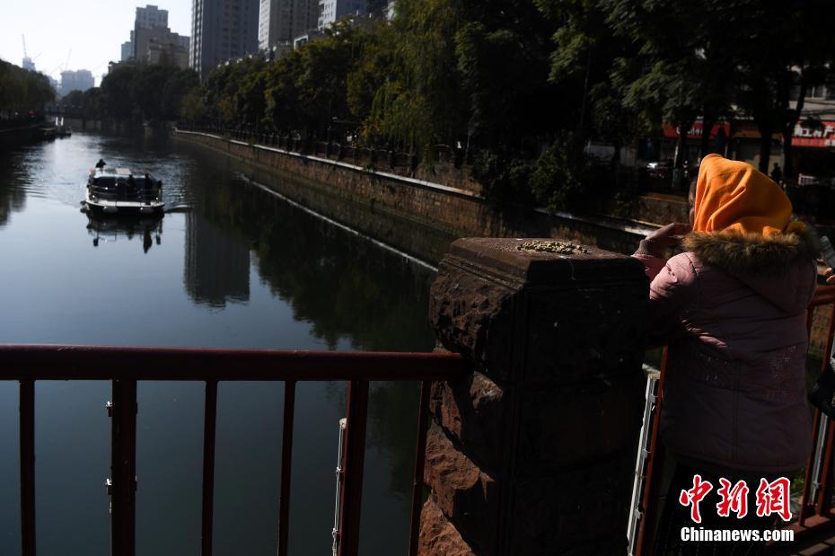 昆明の盤竜江「水上バス」が開通　雲(yún)南省