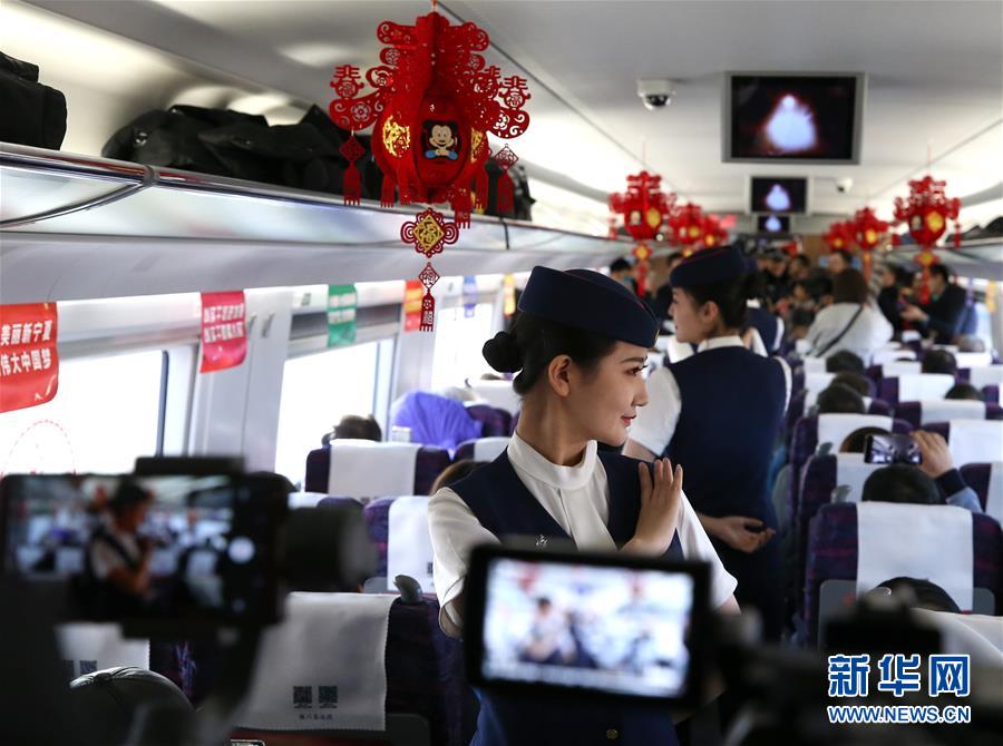 寧夏初の高速鉄道が開通?営業(yè)開始