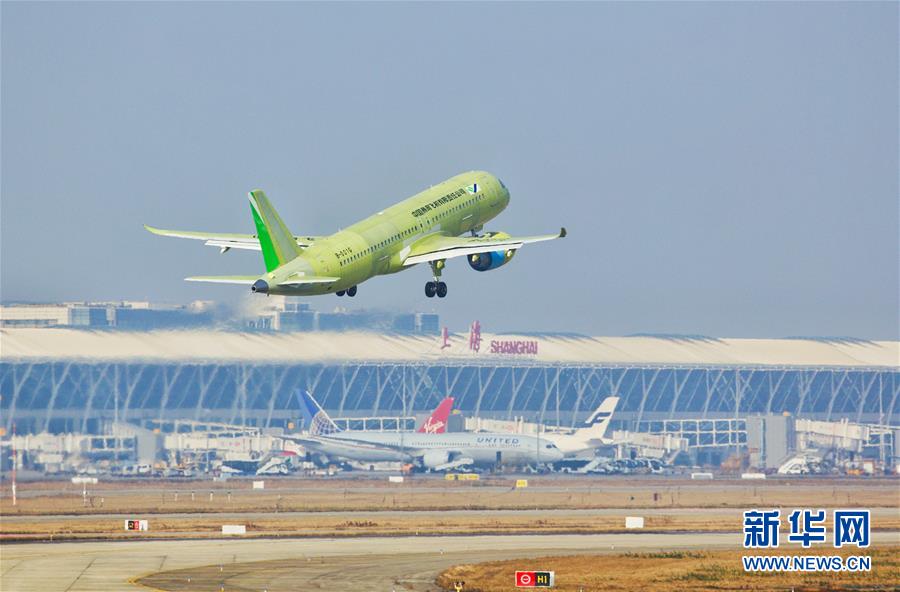 大型旅客機「C919」、106號機が初飛行に成功