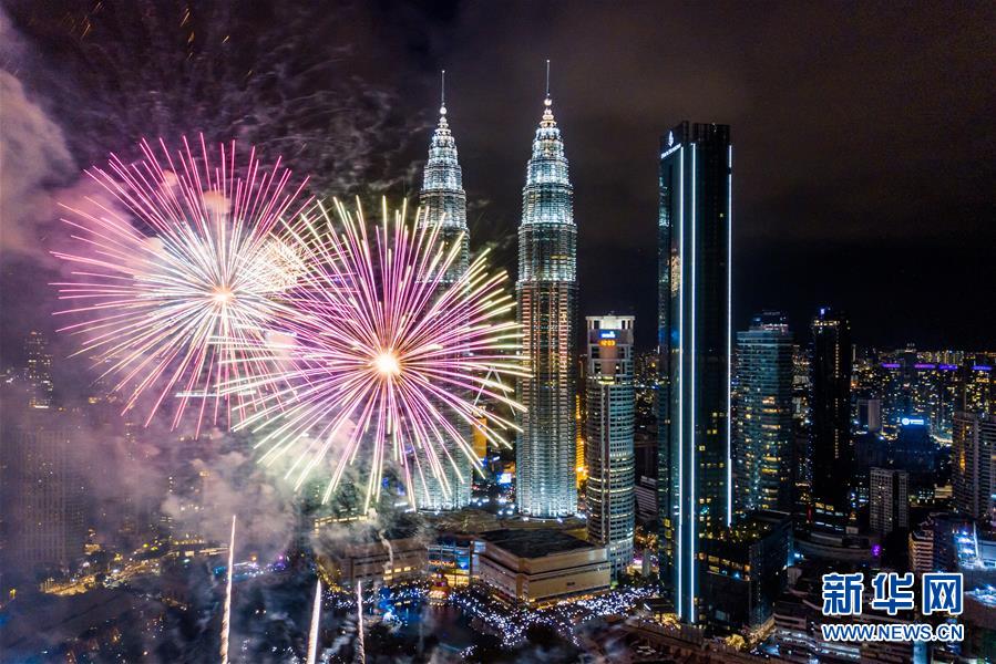 世界各地でハッピーニューイヤー