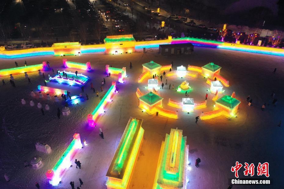「夢(mèng)幻盛京?氷雪世界」の會(huì)場(chǎng)の様子（上空から撮影?于海洋）。