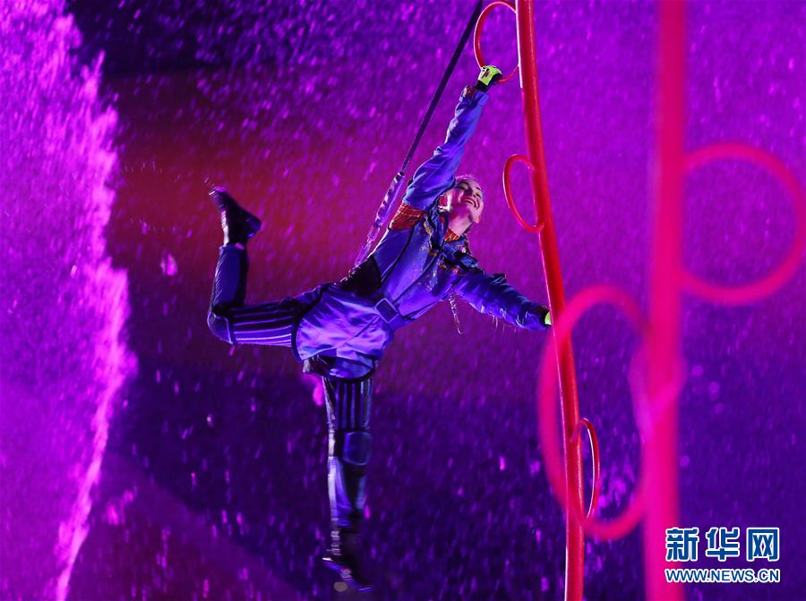 香港オーシャンパークの「ガラ?オブ?ライツ」公演がスタート