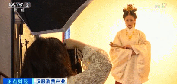 中國で大流行の漢服の淘寶における取引額20億元に 10萬元近く使う若者も