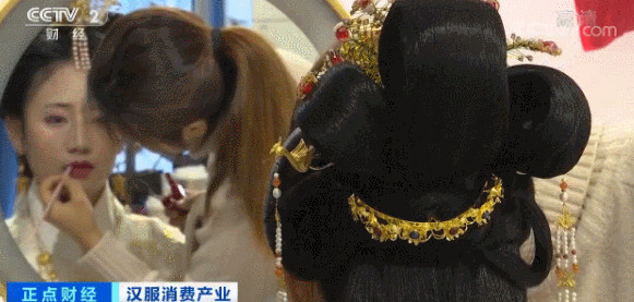 中國で大流行の漢服の淘寶における取引額20億元に 10萬元近く使う若者も