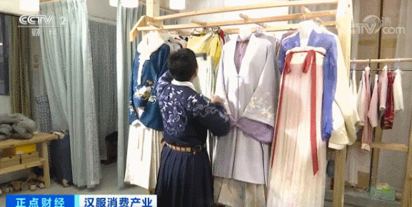 中國で大流行の漢服の淘寶における取引額20億元に 10萬元近く使う若者も