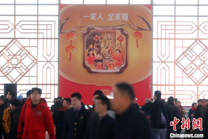 南京高速鉄道駅が「小康寫真館」など年越し気分満載イベント　江蘇省