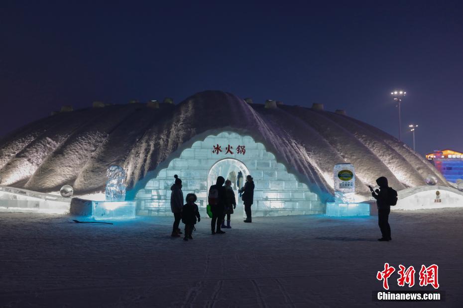 氷の部屋で熱々の鍋！ハルビンで「氷屋火鍋」が人気　黒竜江省