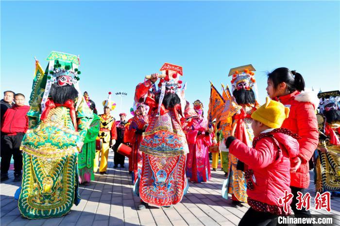 民間蕓能「社火」で迎える春節(jié)　甘粛省張掖市