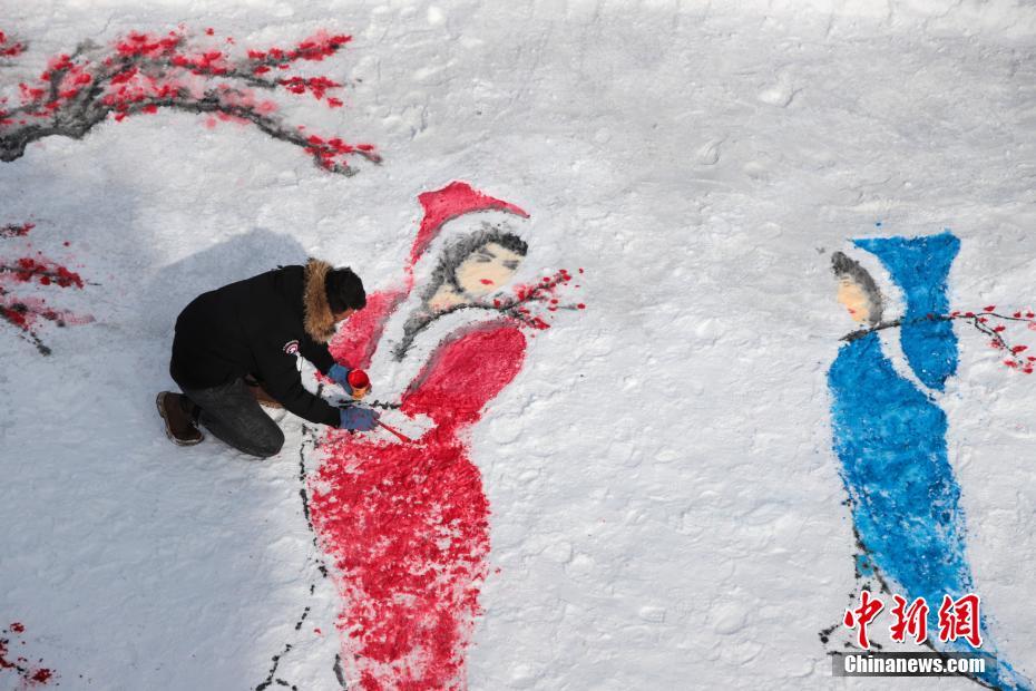 雪原に描かれた「雪の中、梅を探す」　河南省洛陽